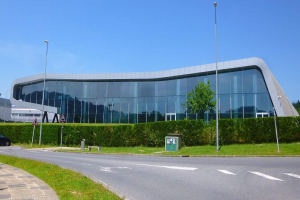 Kein zusätzlicher Stock, keine Parkgarage: Sparkasse Fürth hält an Plänen für neuen Standort fest