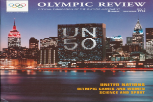 Ein Buch mit dem Titel "Olympische Spiele - Offizielle Veröffentlichung der Olympischen Bewegung" liegt auf einer flachen Oberfläche und zeigt auf dem Cover eine Stadtlandschaft mit Gebäuden, Lichtern und Wasser, sowie den Text "Vereinte Nationen Olympische Spiele und Frauen Wissenschaft und Sport".