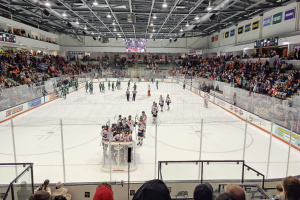 Eisbären Berlin eröffnen die neue Saison mit Heimspiel gegen Straubing